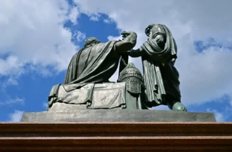памятник Минину и Пожарскому на Красной площади